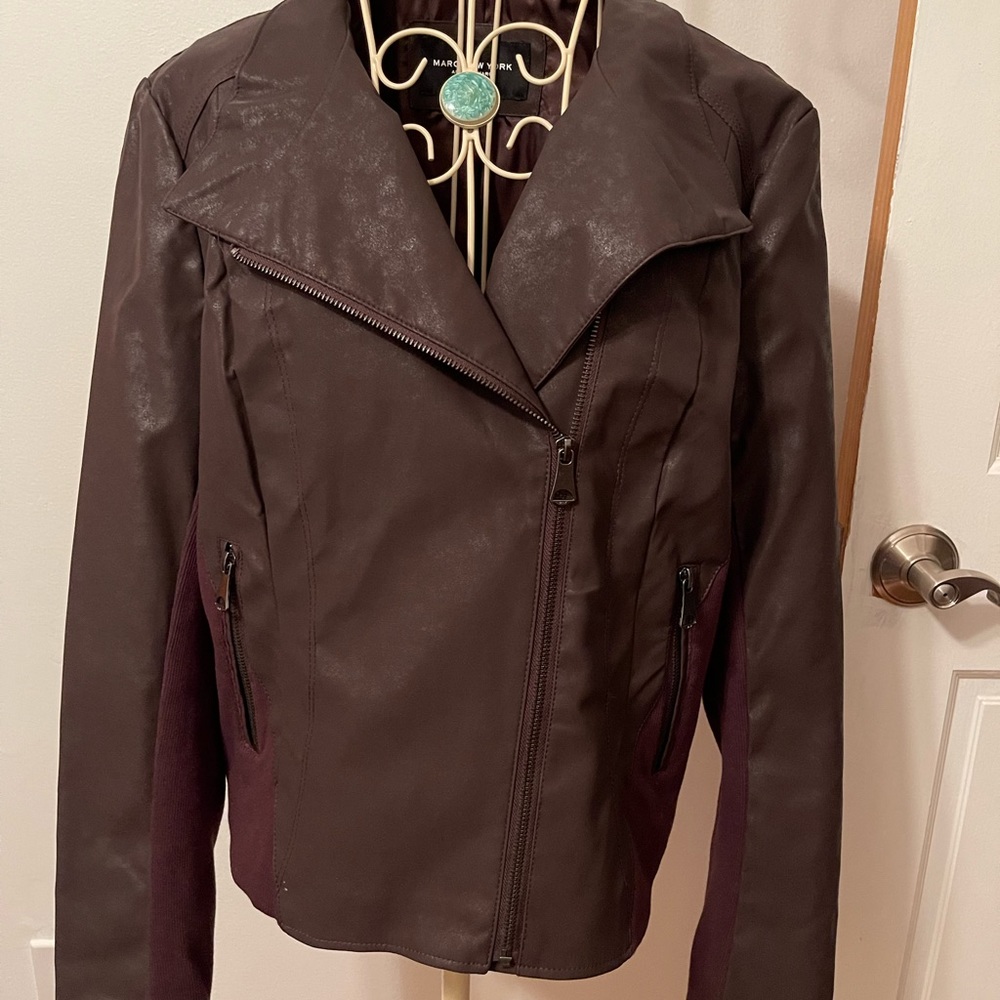 Fun light weight cropped jacket. Pleather & fabric